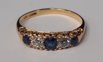 14ct gold diamond & sapphire 5 stone ring, 2.80g