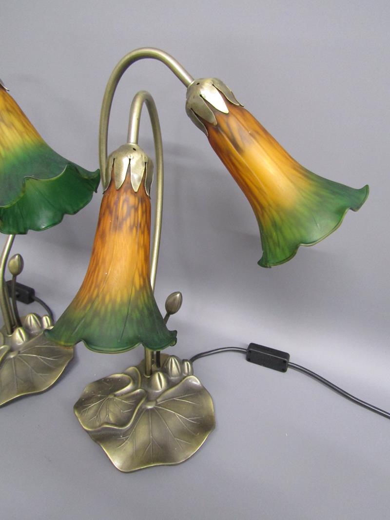 Pair of Tiffany style lily pad table lamps with green and orange glass shades - Image 4 of 4