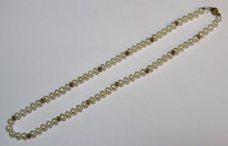 9ct gold mounted pearl necklace