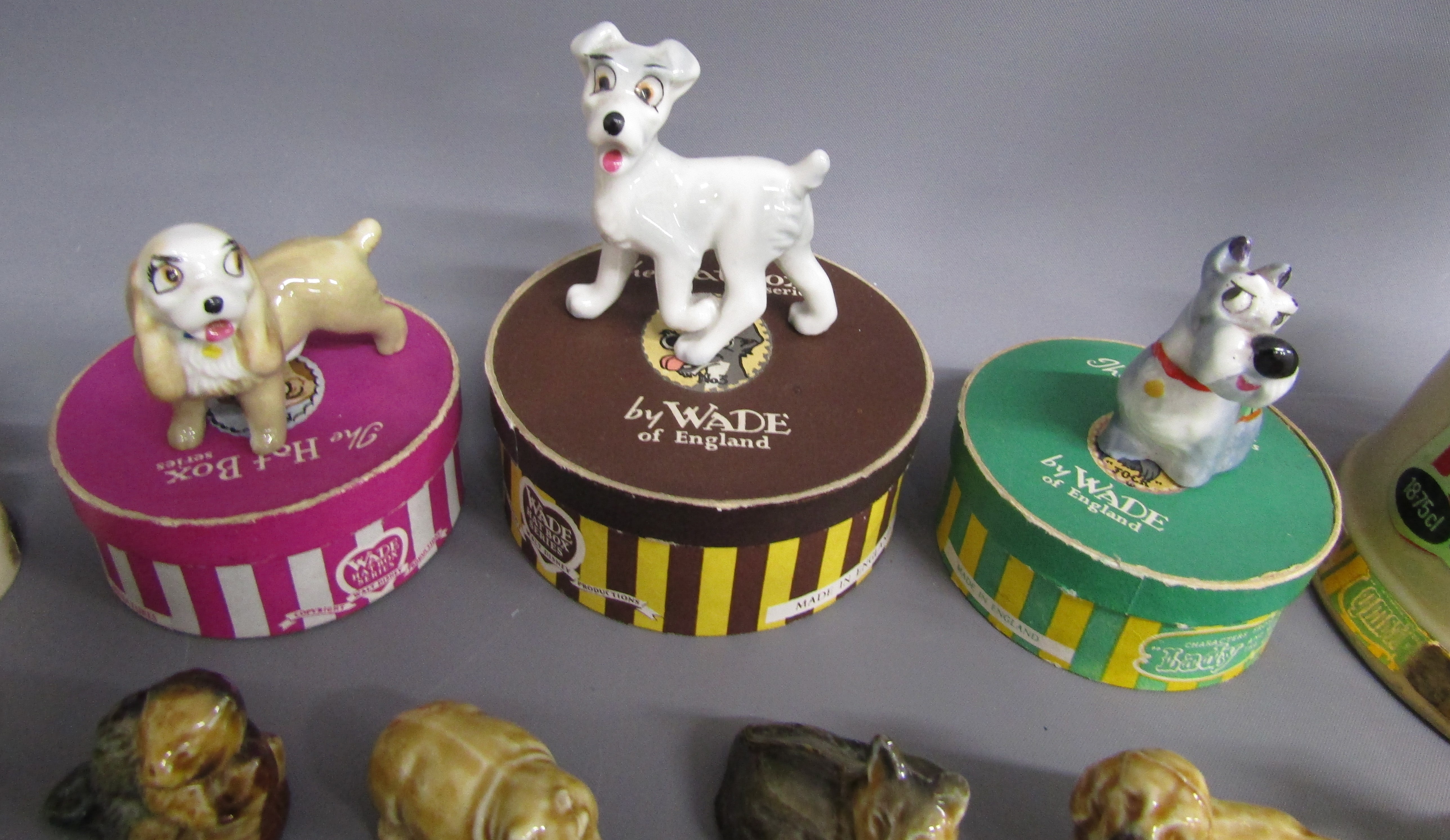 Collection of Wade Whimsies also includes 3 Hatbox series, Goebel figure 1938 'Wayside'. small - Image 4 of 6