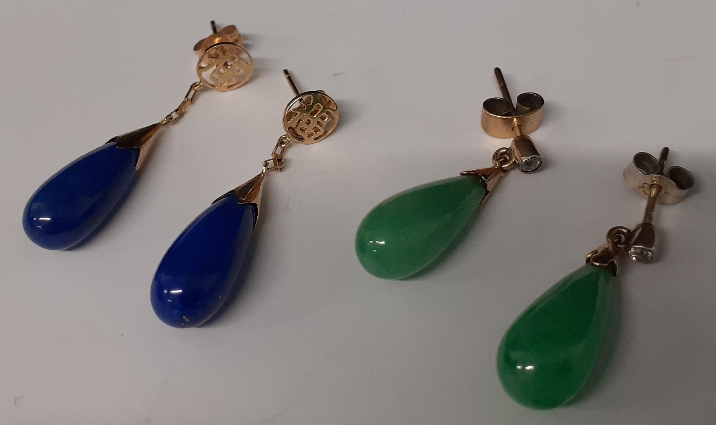 Pair of unmarked yellow metal, jade (approx. 16mm) & diamond chip earrings & pair of lapis drop - Image 2 of 6