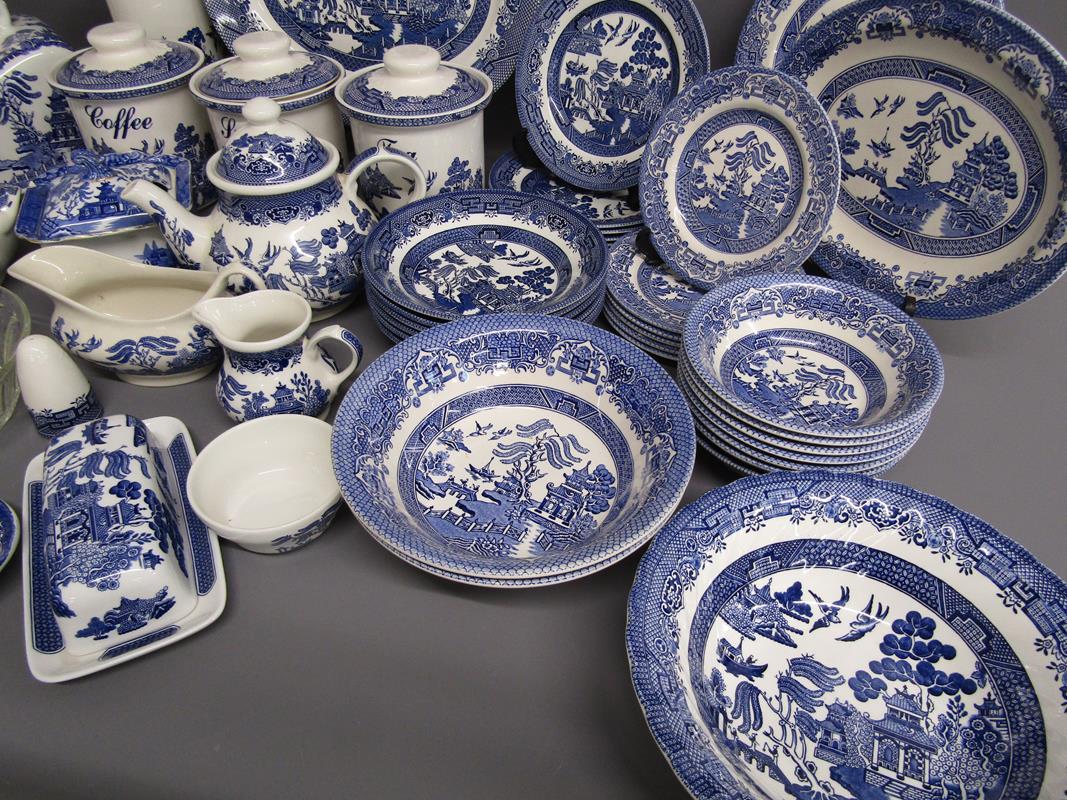 Large collection of Willow pattern dinner and tableware includes cheese plate and cover, tureen, - Image 5 of 7