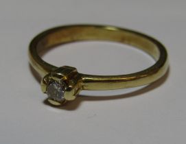 14ct (585) gold ring with diamond solitaire - Ring Size M - Total weight 2.27g