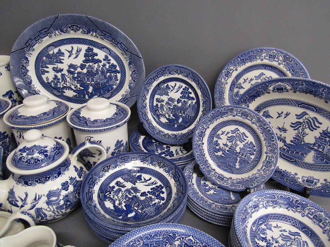 Large collection of Willow pattern dinner and tableware includes cheese plate and cover, tureen, - Image 6 of 7