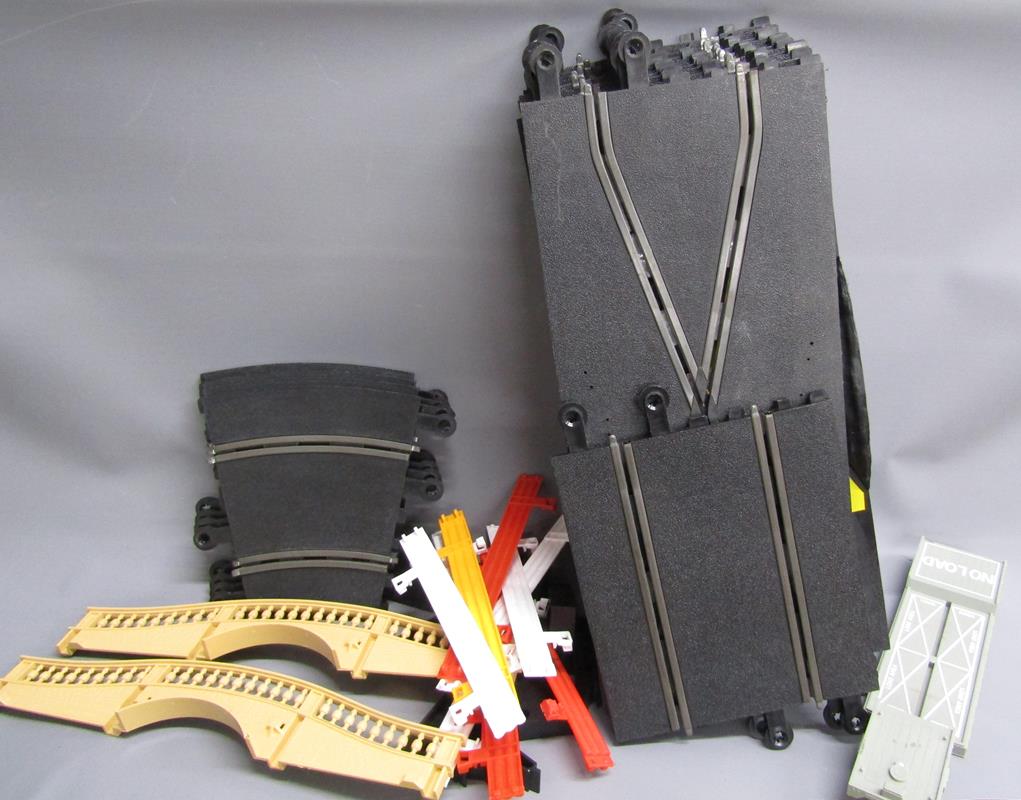 Scalextric Super saloon and Super Tourers along with extra track and cars - Image 2 of 8