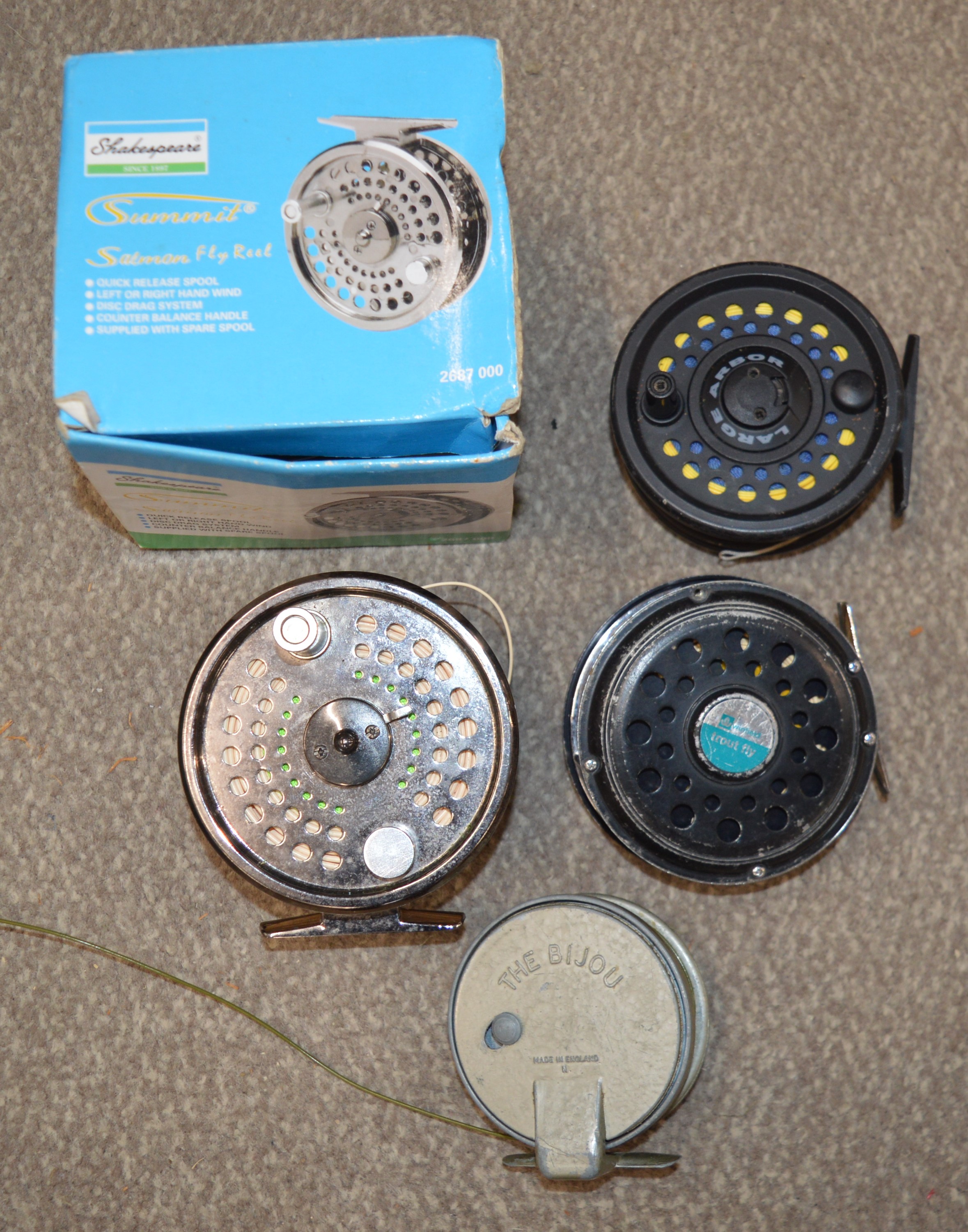 Selection of fishing equipment including Daiwa graphite osprey trout fly, Edgar Sealey 3 piece fly - Image 3 of 3