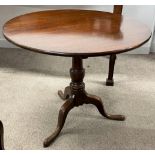 Georgian tilt top table on pedestal base in oak Dia. 84cm