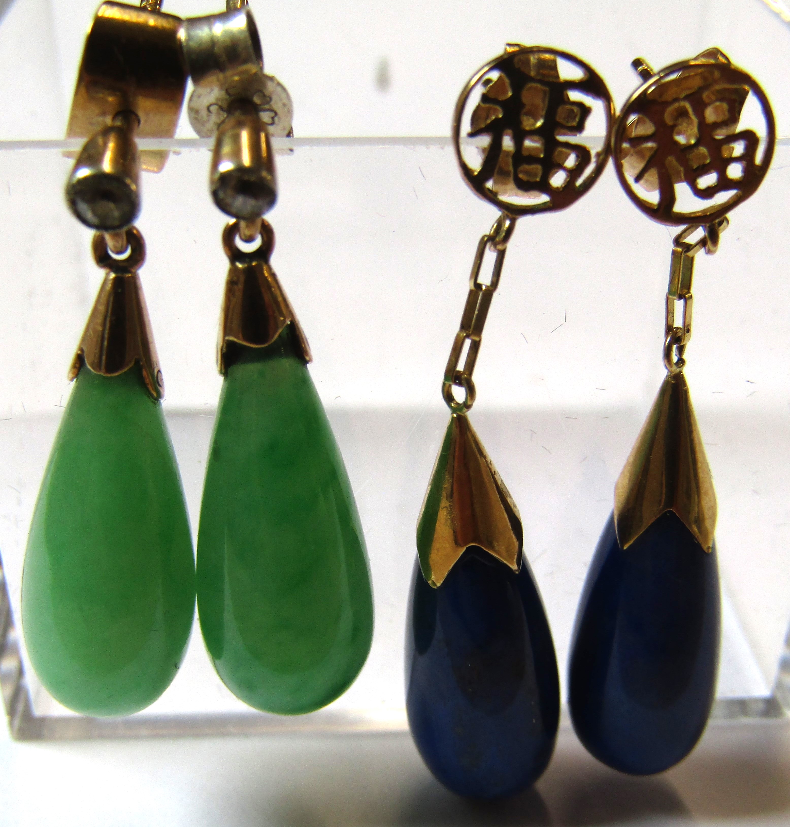 Pair of unmarked yellow metal, jade (approx. 16mm) & diamond chip earrings & pair of lapis drop - Image 3 of 6