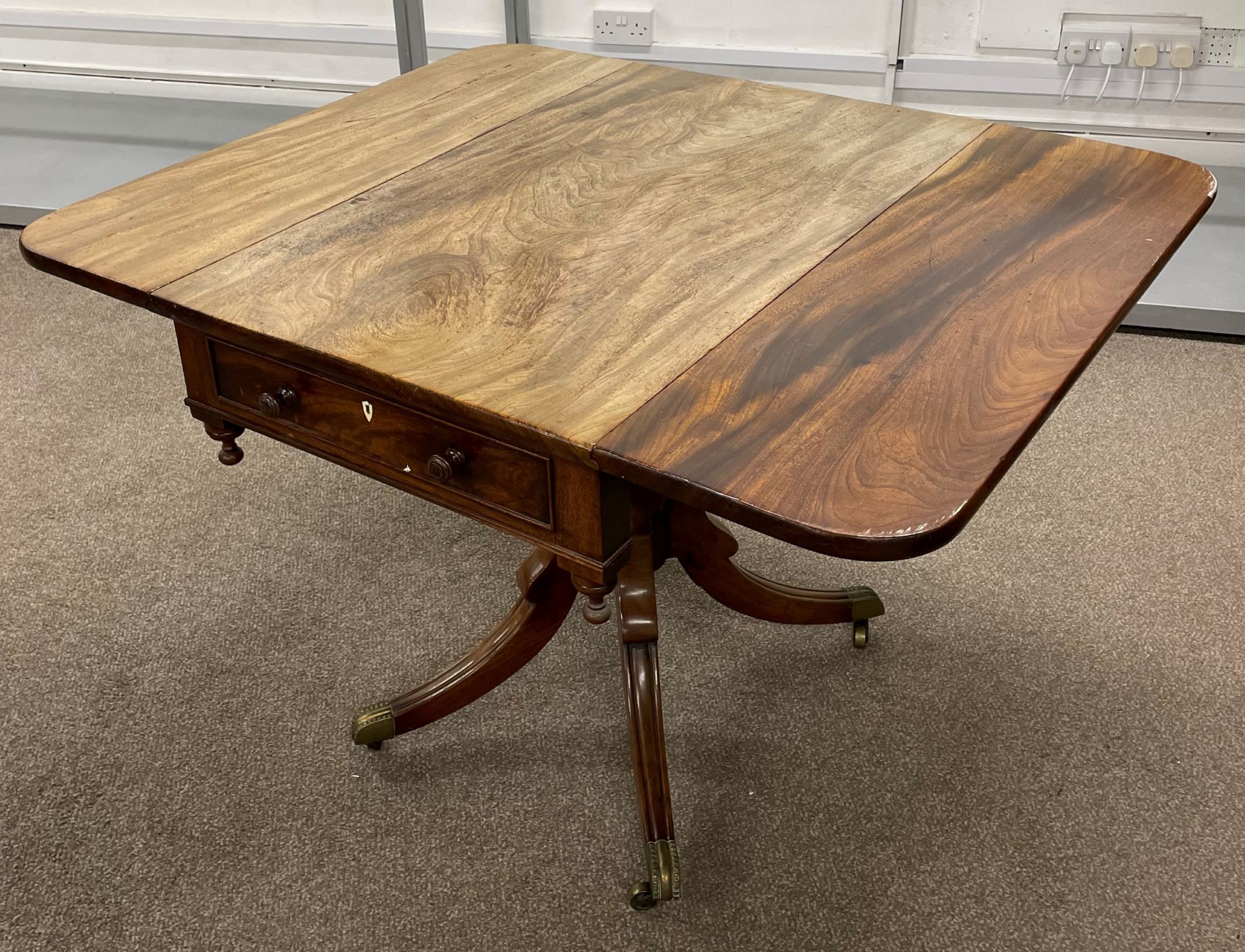 Georgian mahogany sofa table on a pedestal 109cm by 89cm Ht 73cm - Image 2 of 4