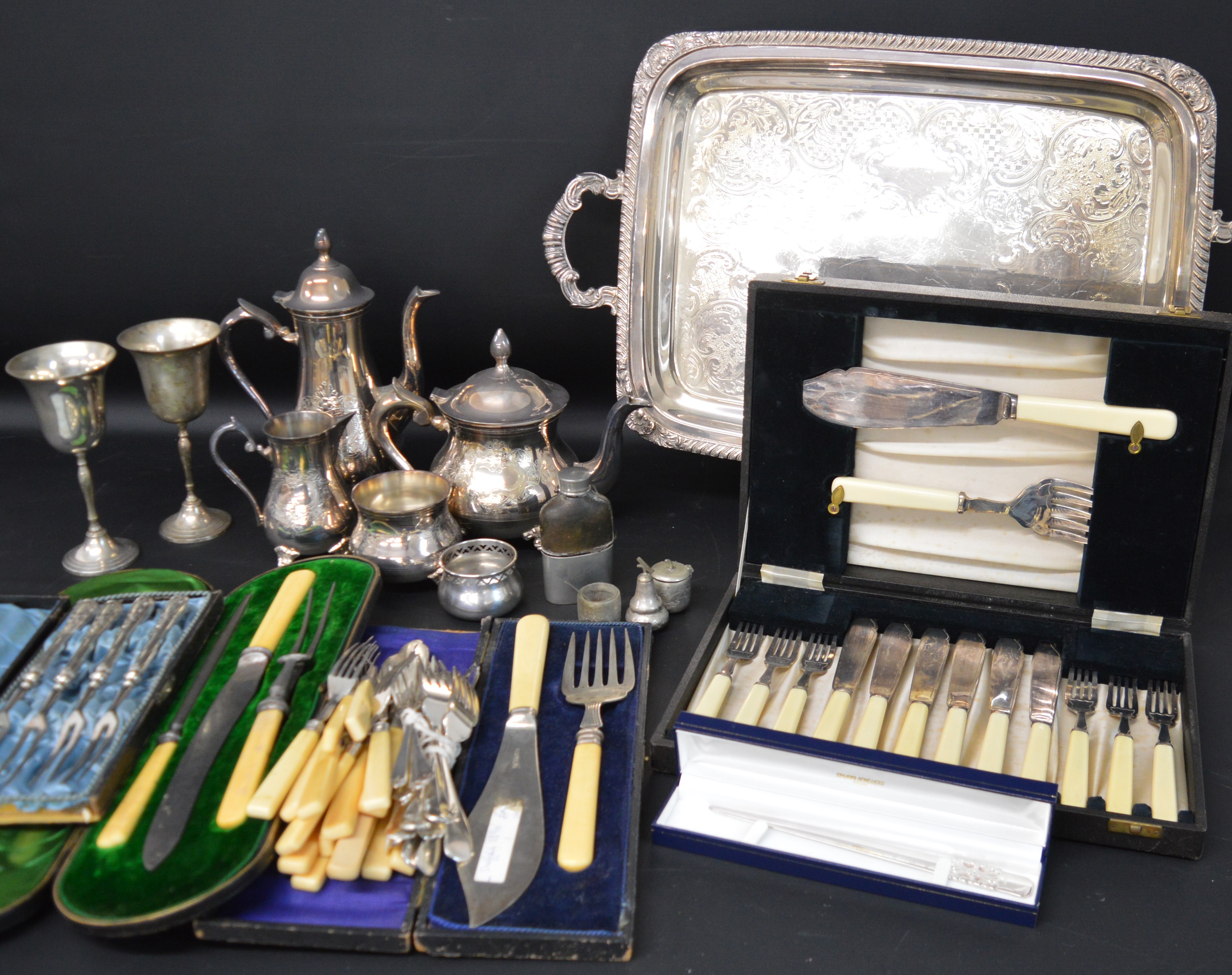 Pair of silver fish servers Sheffield 1896 (imitation ivory handles) & selection of silver plate - Image 2 of 2