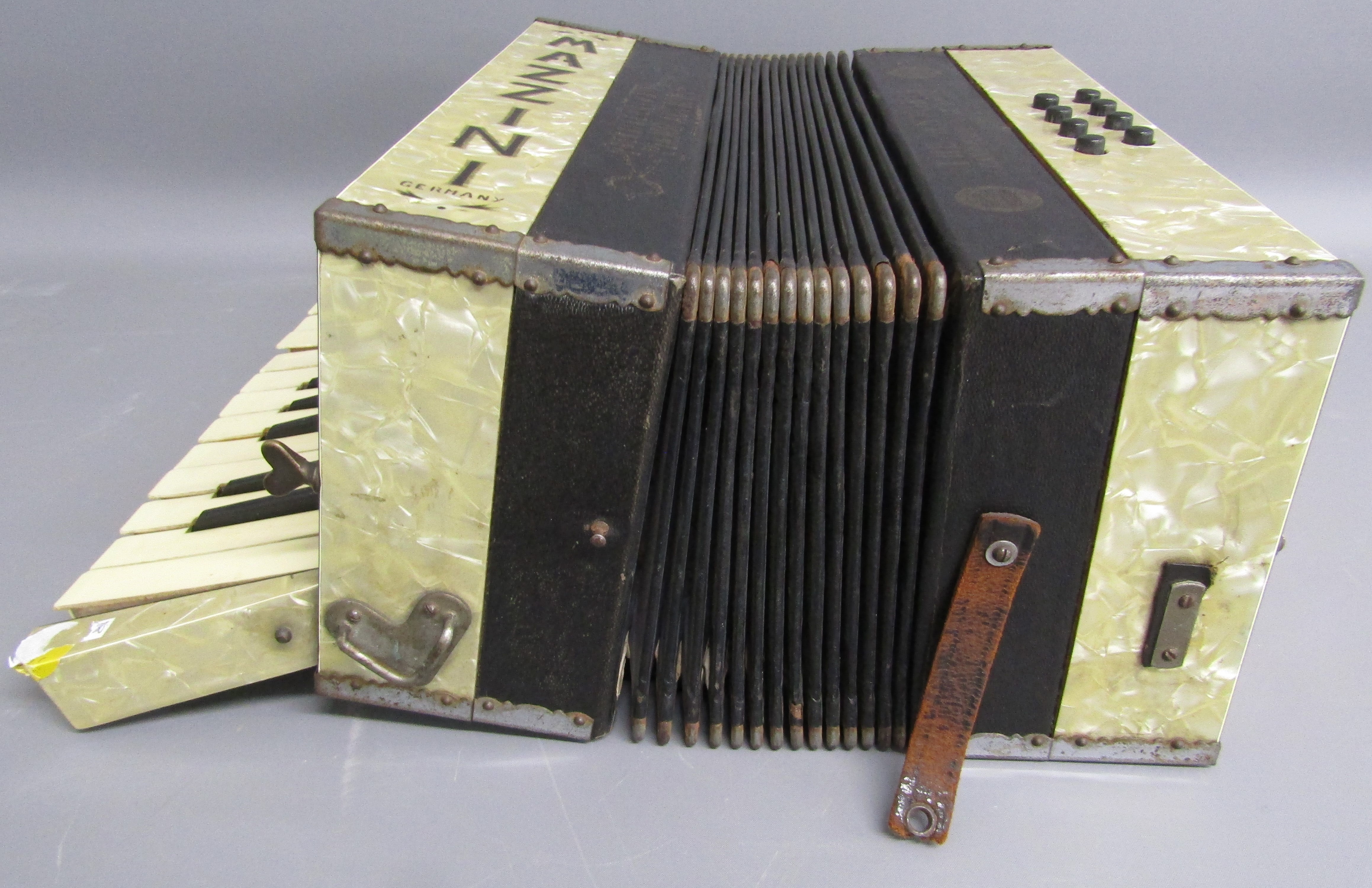 Mazzini Germany genuine antoria piano action accordion - Image 3 of 6