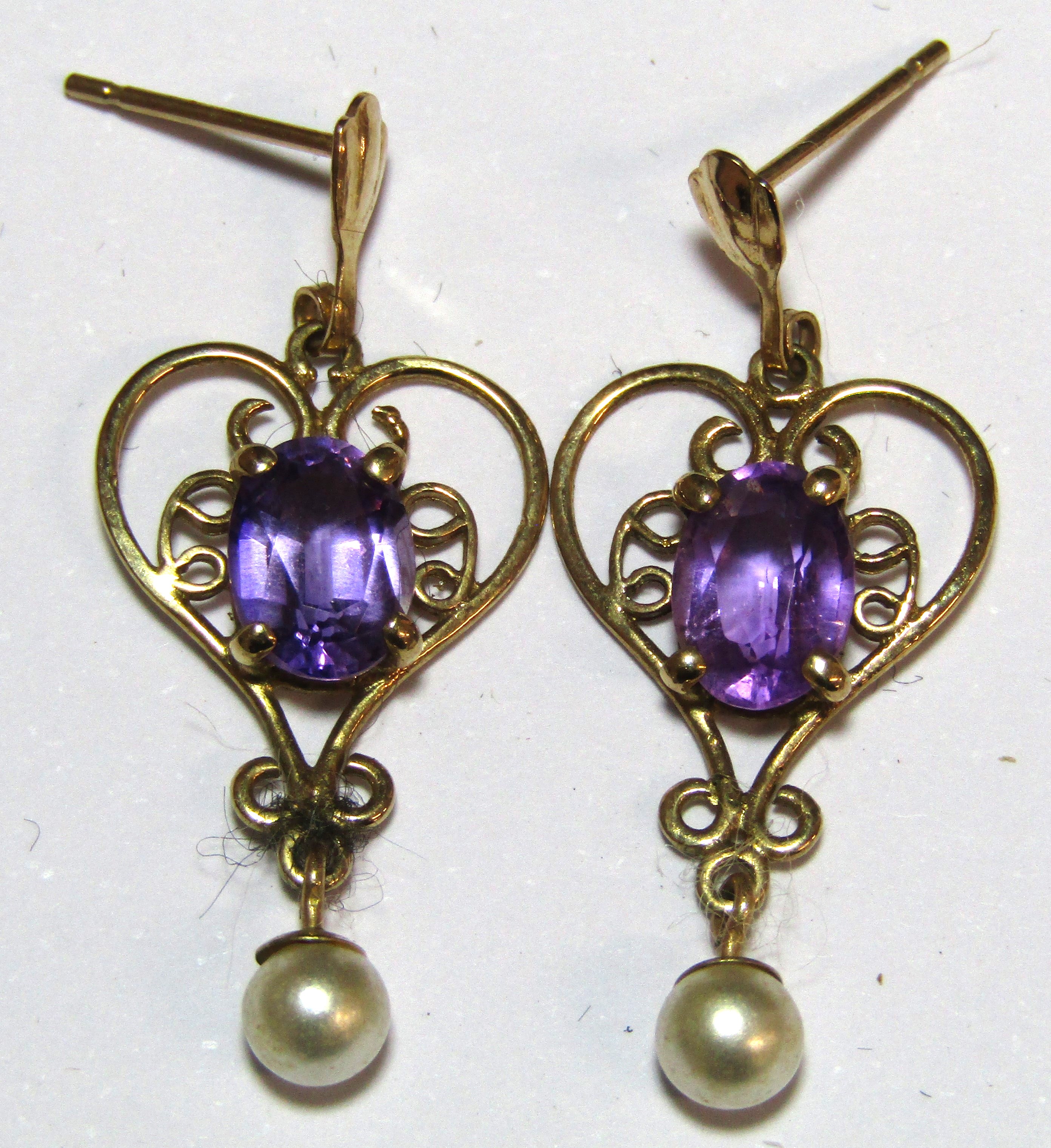 9ct gold pendant with amethyst and diamonds along with amethyst and pearl earrings in yellow - Image 3 of 6