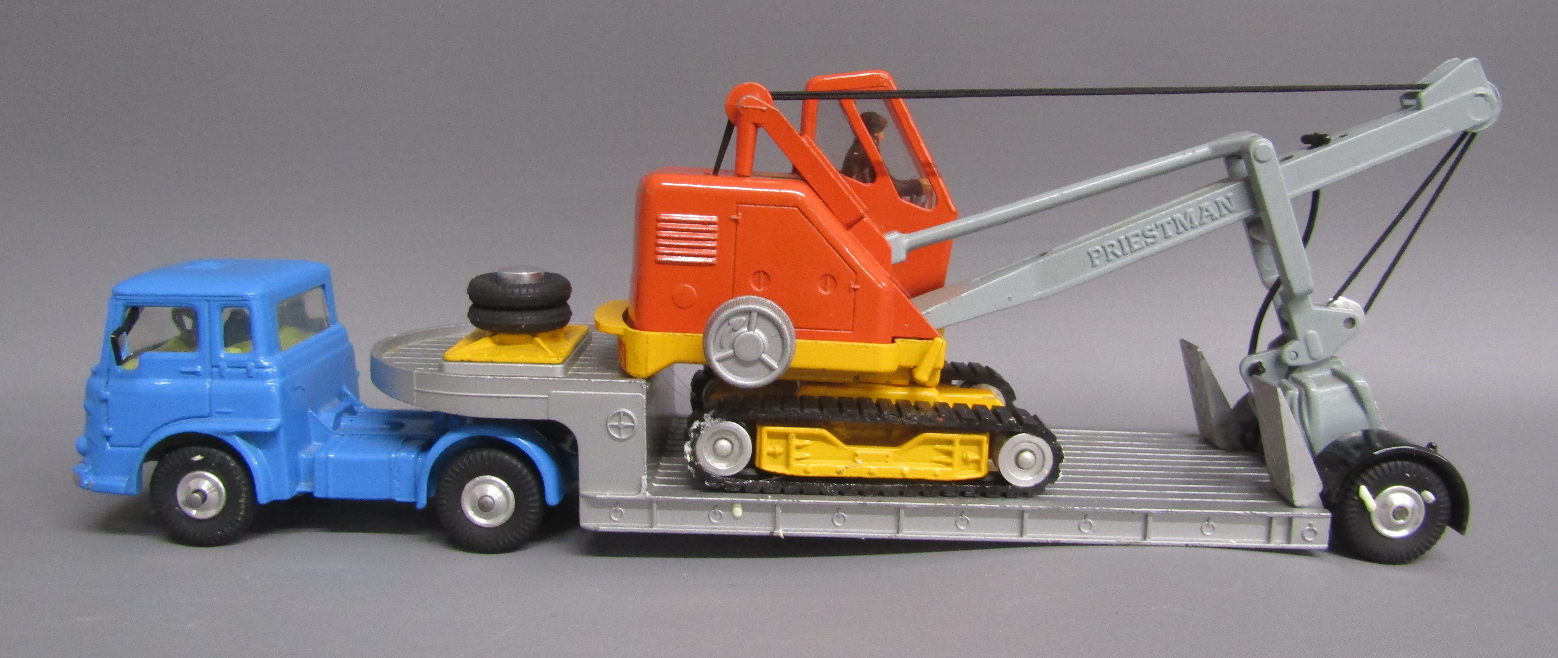 Boxed Corgi Major No 27 Machinery Carrier with Bedford tractor unit and Priestman 'Cub' shovel - Image 3 of 8
