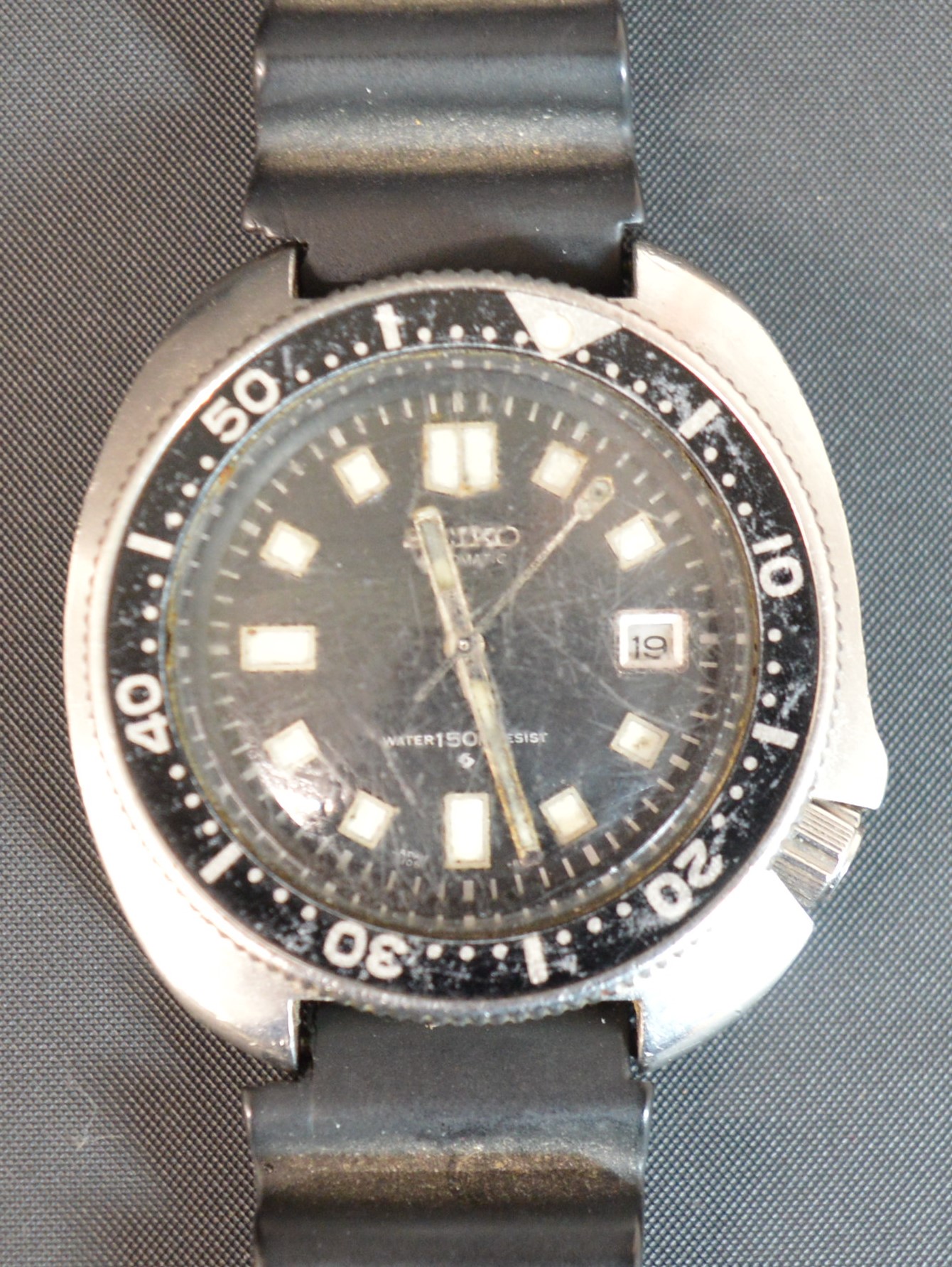 Seiko stainless steel automatic calendar centre seconds diver's wristwatch, signed Seiko, 150m - Image 2 of 5