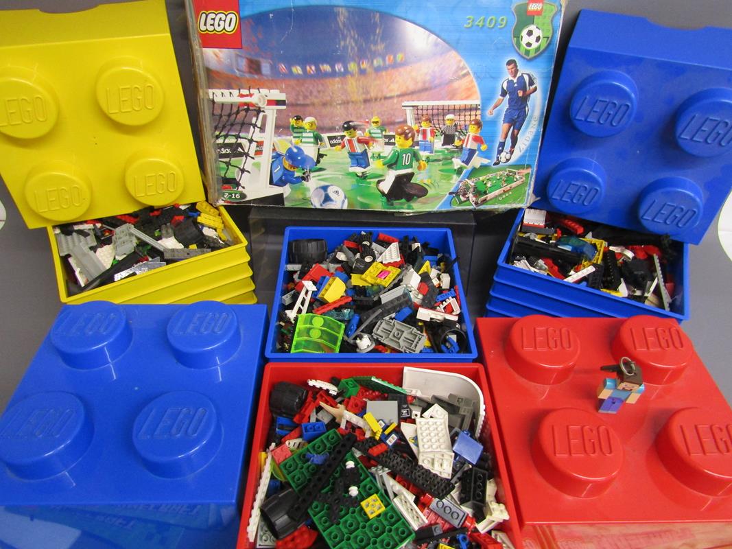 Large collection of Lego and other building bricks along with Lego storage tubs - includes - Image 9 of 10