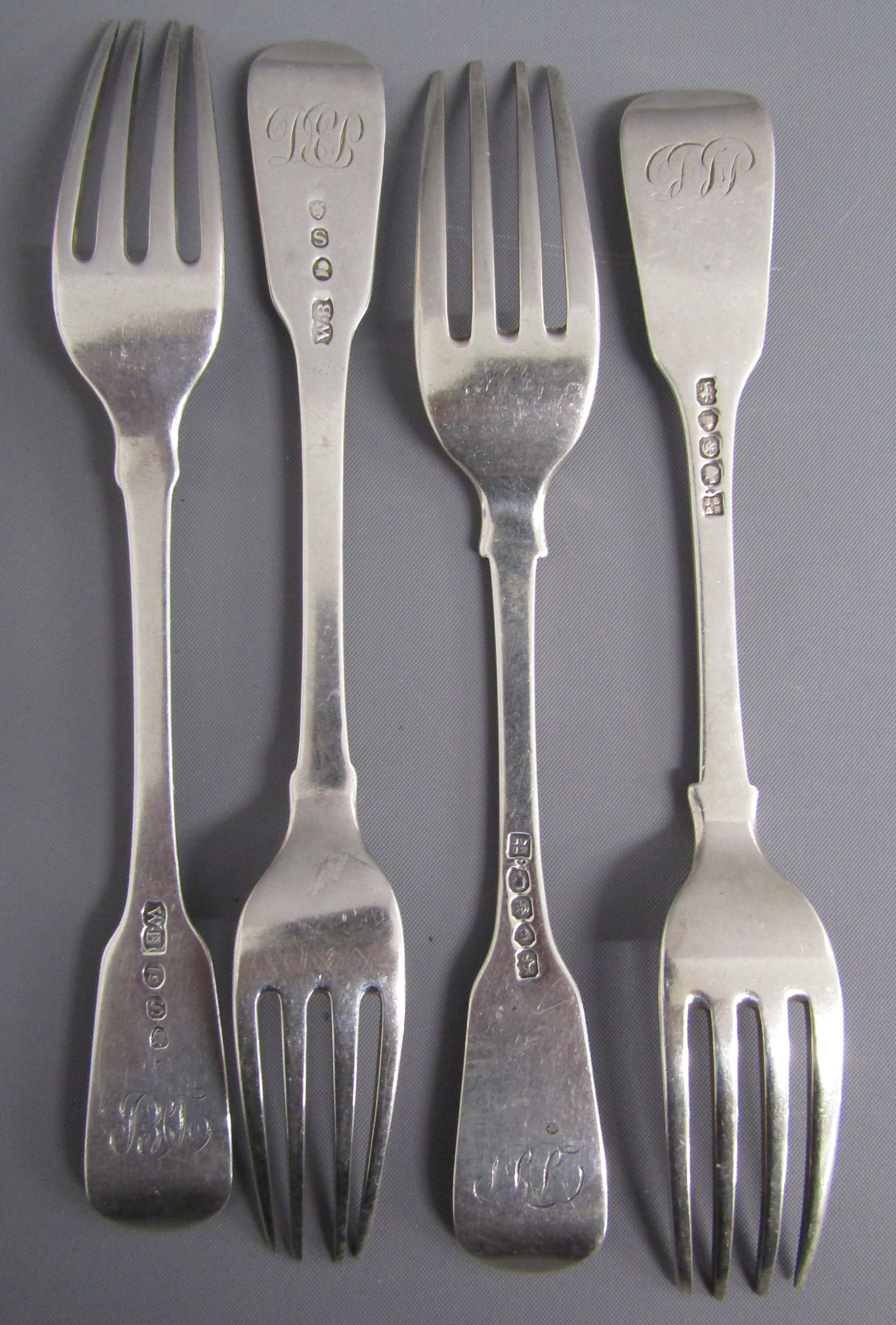 4 silver forks with monograms  - 2 William Bateman London 1813 and 2 Joseph & Albert Savory London - Image 2 of 5