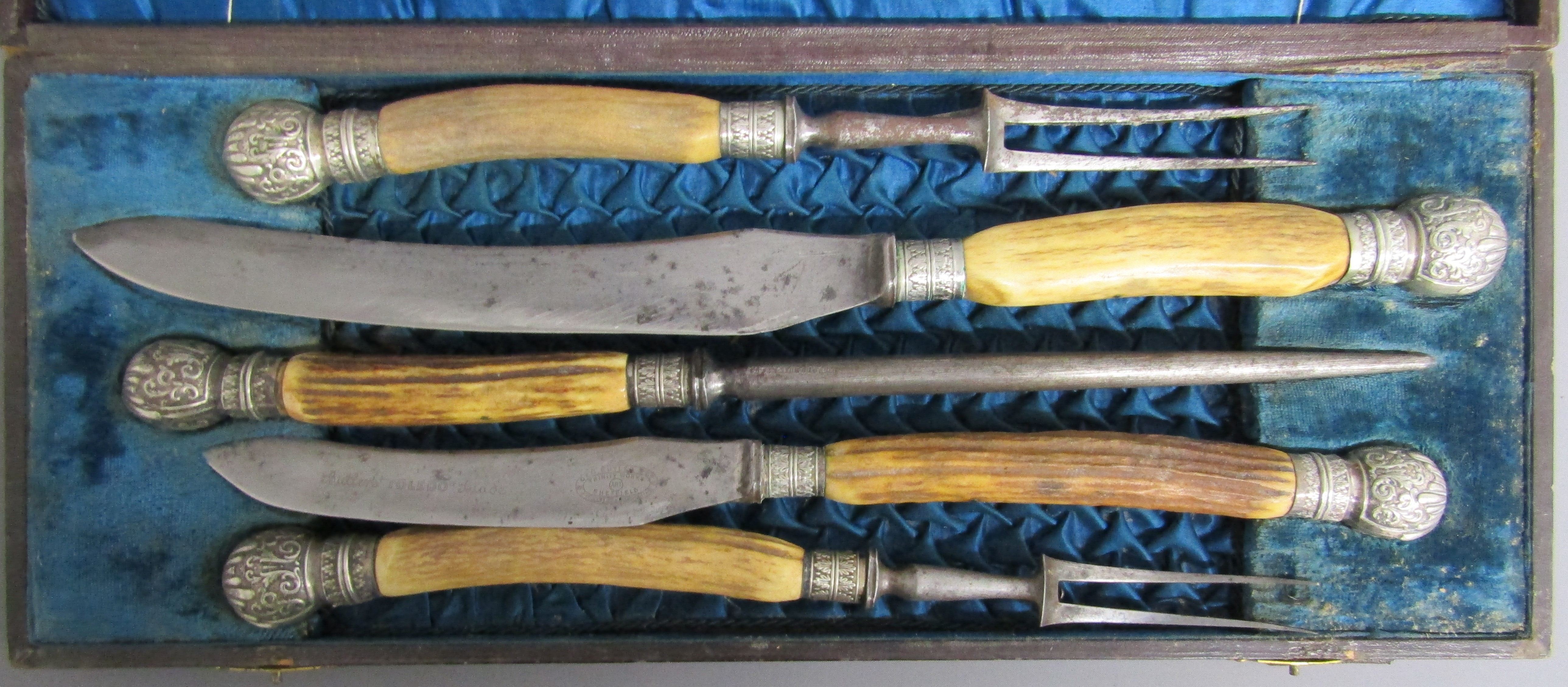 Cased George Butler & Co 'Toledo' 5 piece carving set with horn handle and decorated finials - Image 2 of 3