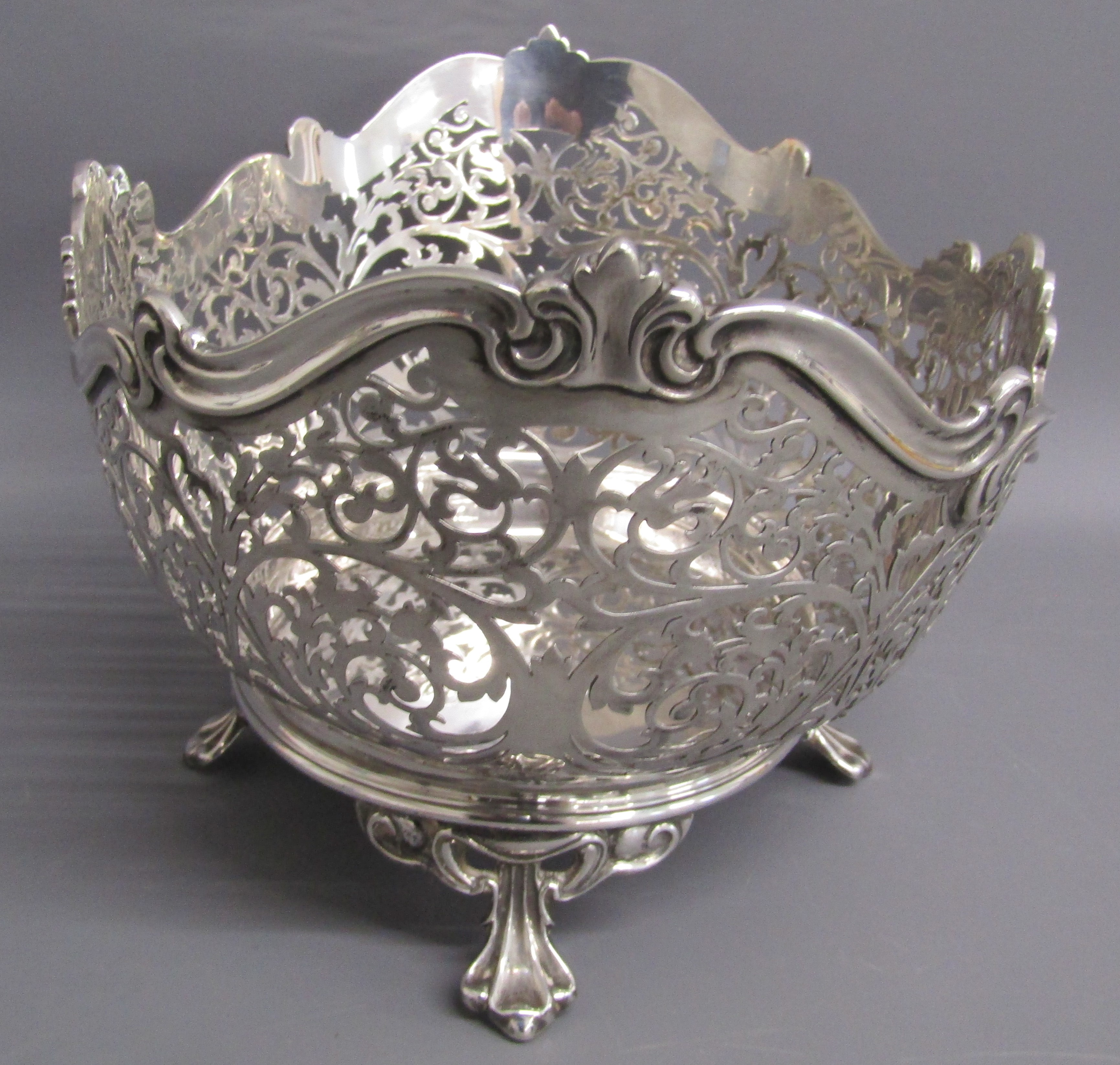 Atkin Brothers Sheffield 1927 silver footed bowl with pierced decoration - approx. 27.5cm x 19cm x - Bild 2 aus 11