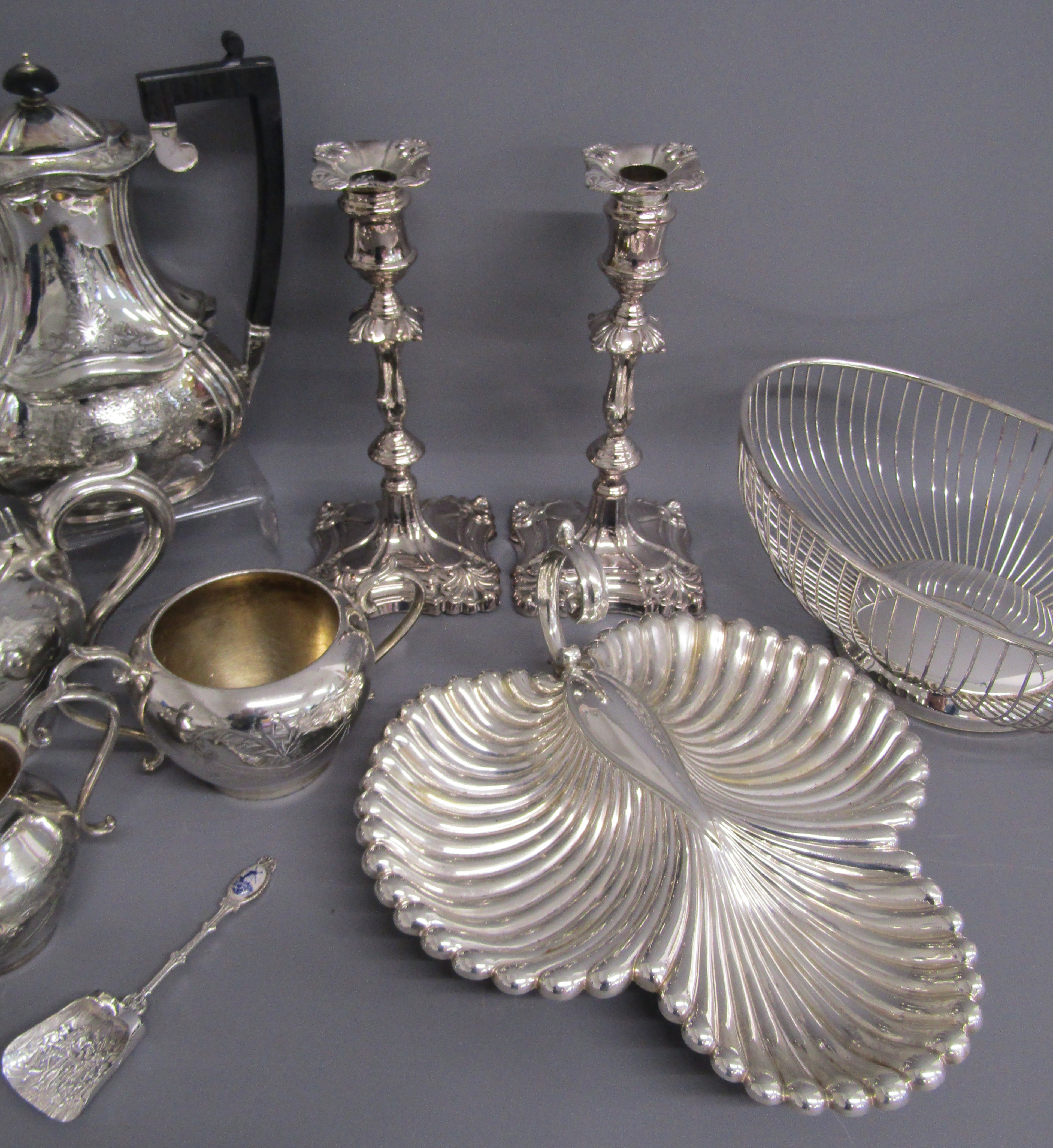 Silver plate includes 1907 wedding presentation hot water pot with ebonised handles, weighted - Image 3 of 11