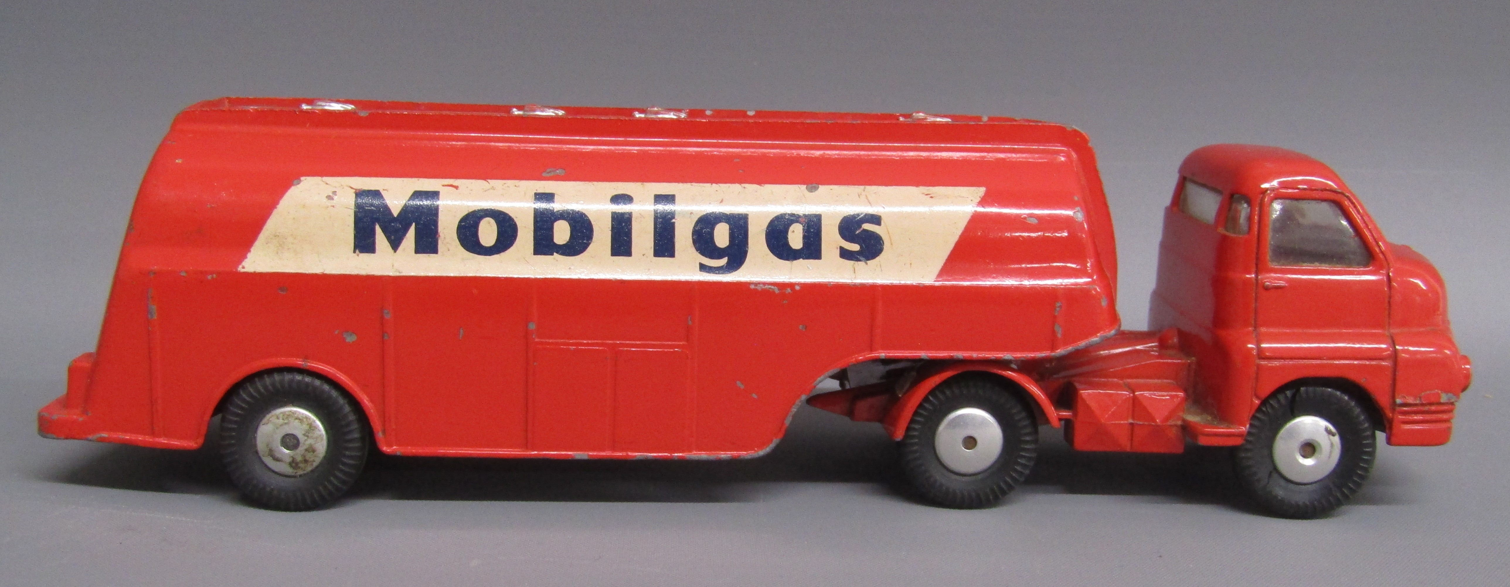 Boxed Corgi Major 1110 Mobil gas Petrol tanker - Image 4 of 8