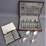 Viners cutlery set, cased butter knives and silver plate spoons