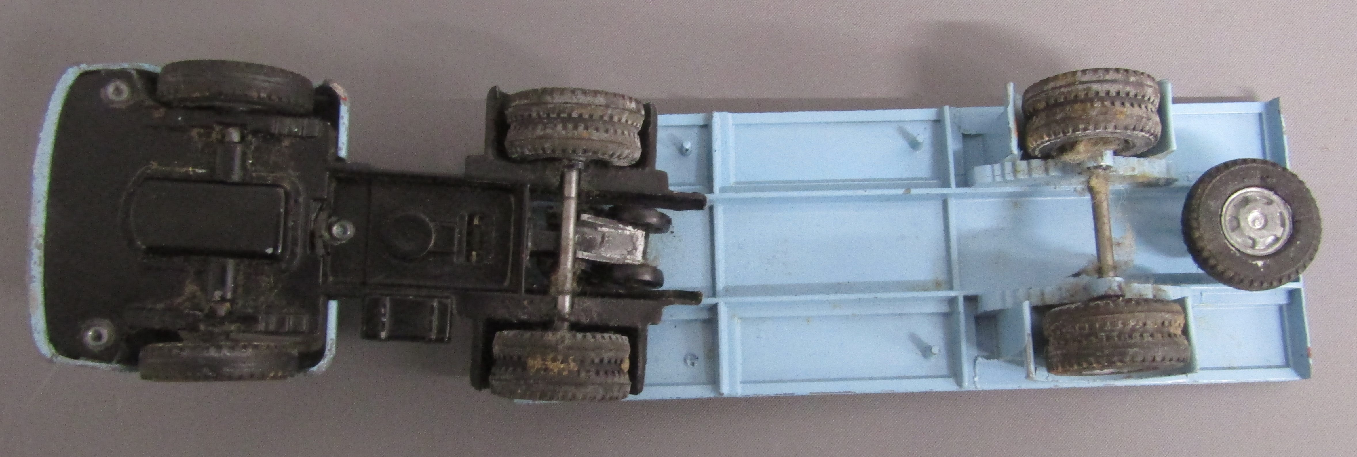 Boxed Tri-ang Spot-on models 111A/OG Ford Thames Trader with arctic float and garage kit (missing - Bild 6 aus 8