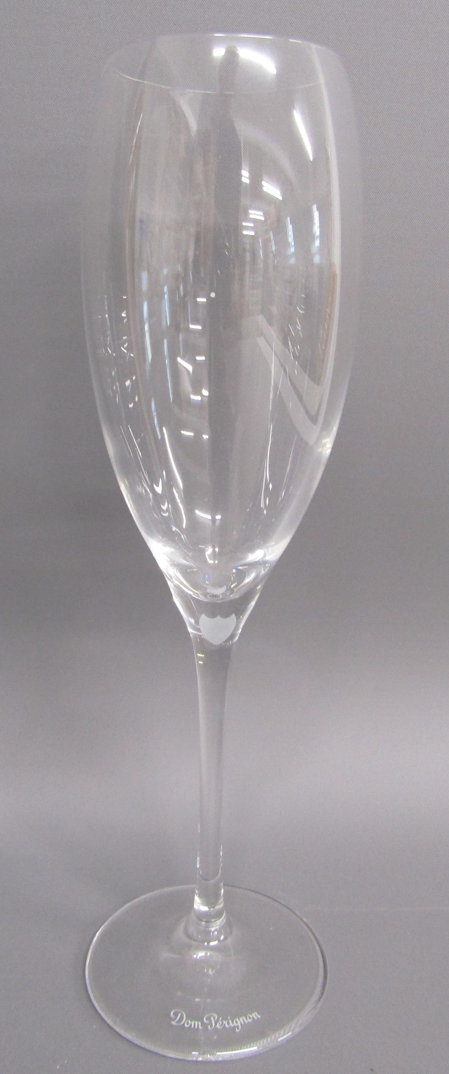 2 Dom Perignon Moet & Chandon sealed display bottles with 6 Dom Perignon Champagne flutes - Bild 2 aus 6