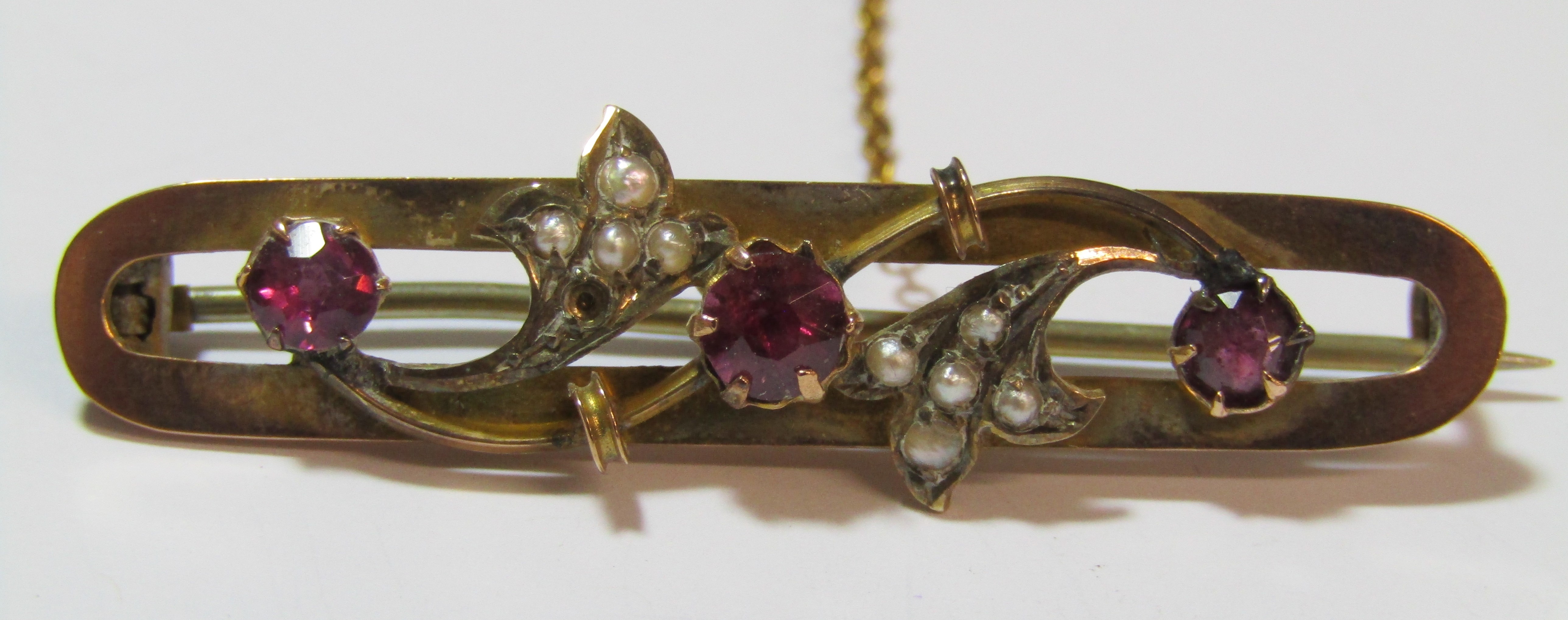 9ct seed pearl and garnet pendant on a 9ct chain and 9ct brooch set with seed pearls and garnet - - Image 6 of 8