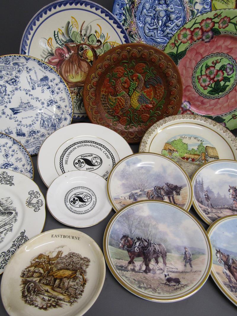 Collection of plates includes Pintado, Maling 'May Bloom', Convento Spain, Danbury Mint, St Andrews, - Bild 3 aus 10