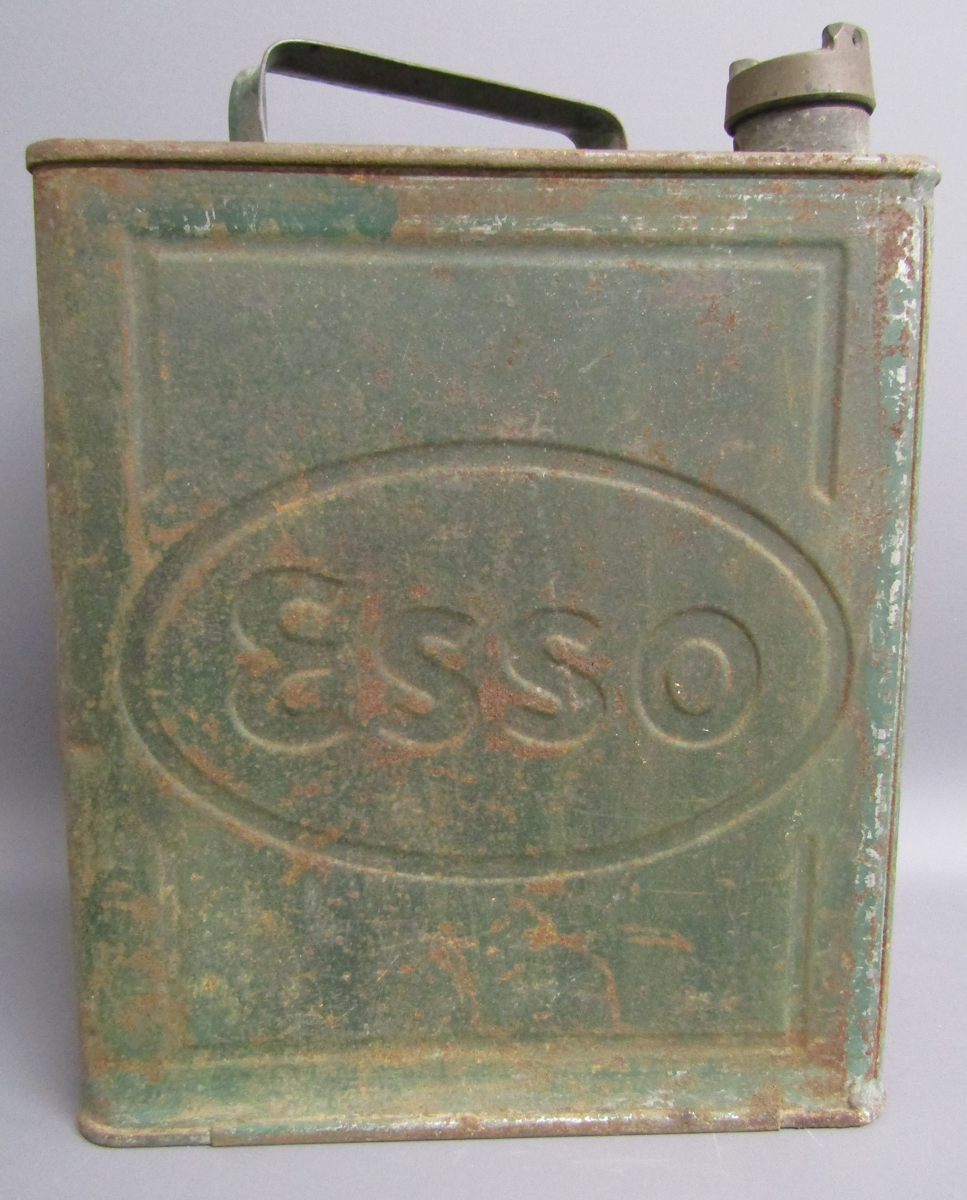 Green Esso petrol can with brass screw cap and WWII folding trench spade - Image 2 of 6