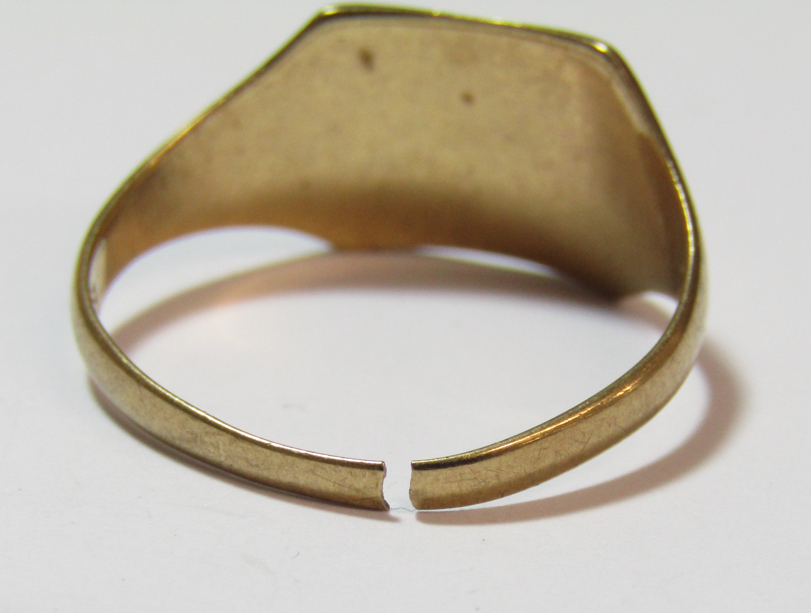 3 rings - 9ct gold signet ring engraved 'EDH' ((broken), ring size Q 2.3g - tested as 9ct with cubic - Image 12 of 14