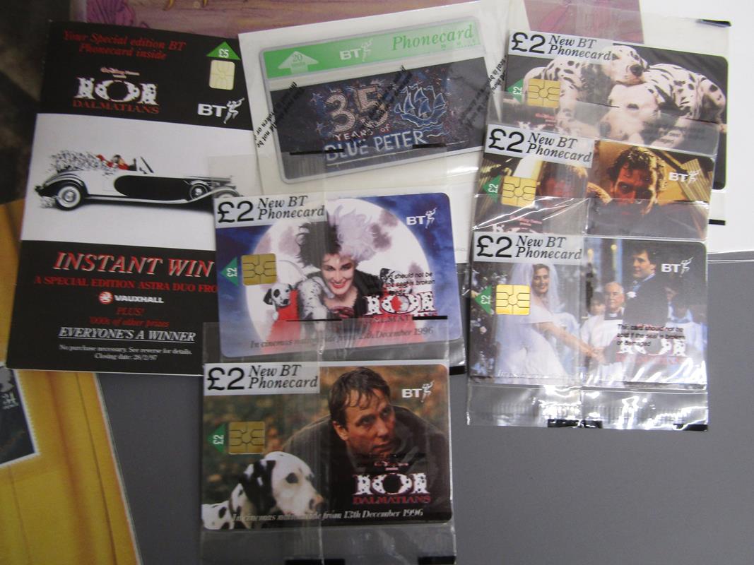 Collection of film memorabilia - official stamps of the stars & studios first series, phone cards, - Bild 7 aus 17