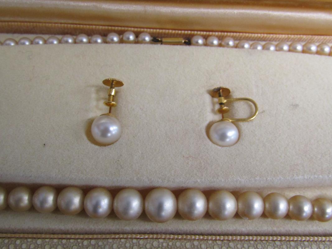 Timex ladies wristwatch, cased Ciro of London faux pearl set with screw back earrings and faux pearl - Image 3 of 6