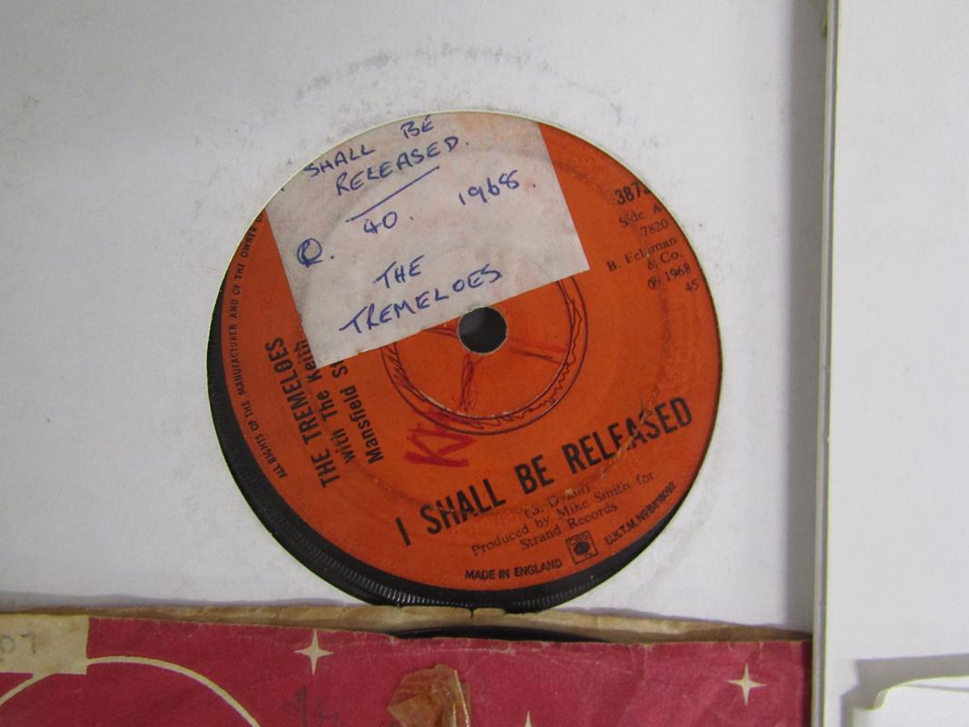 Large collection of approx. 350 7" singles - includes The Beatles, Buddy Holly, Elvis, Kiki Dee, - Image 7 of 7