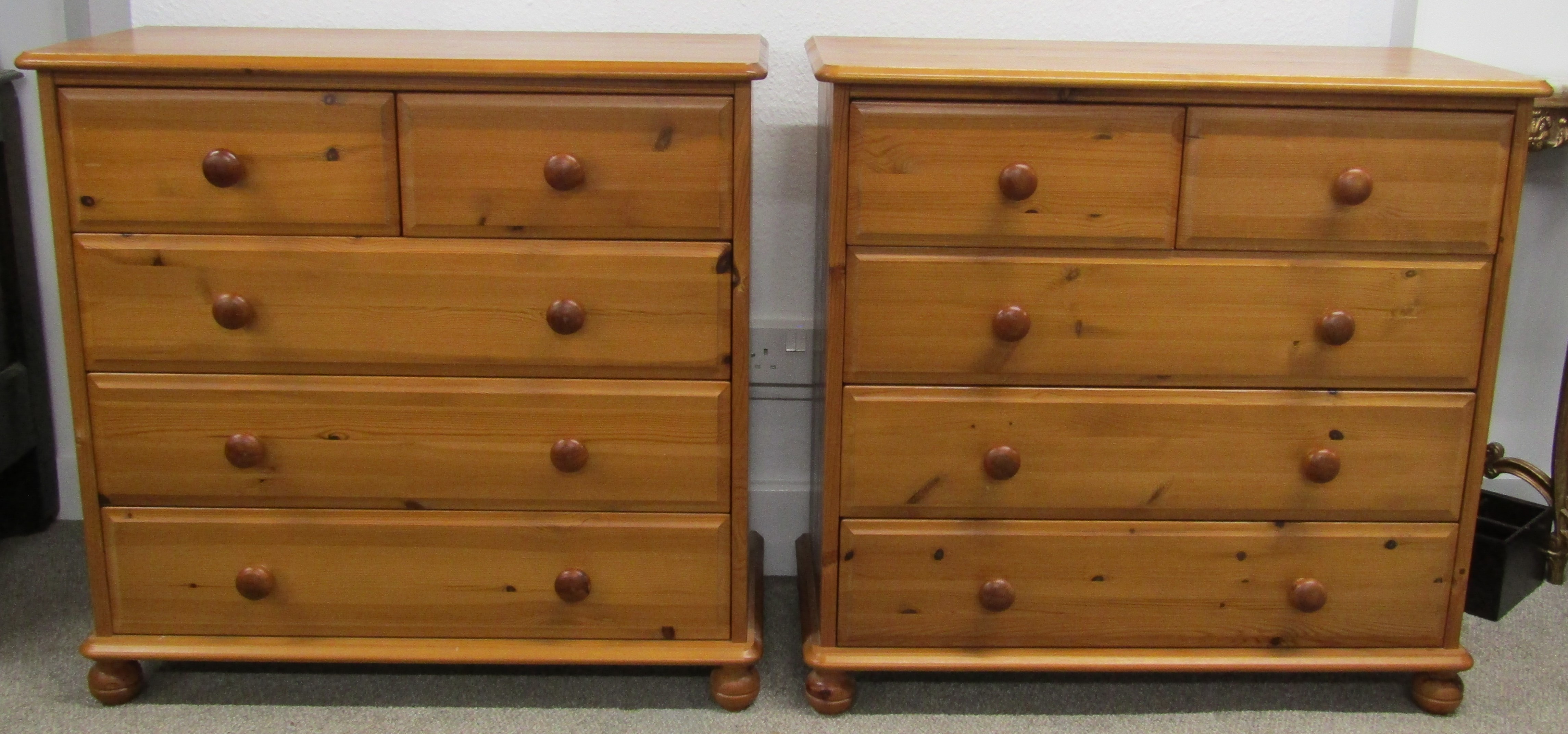 Pair of pine chests of drawers - approx. 85cm x 39.5cm x 80cm