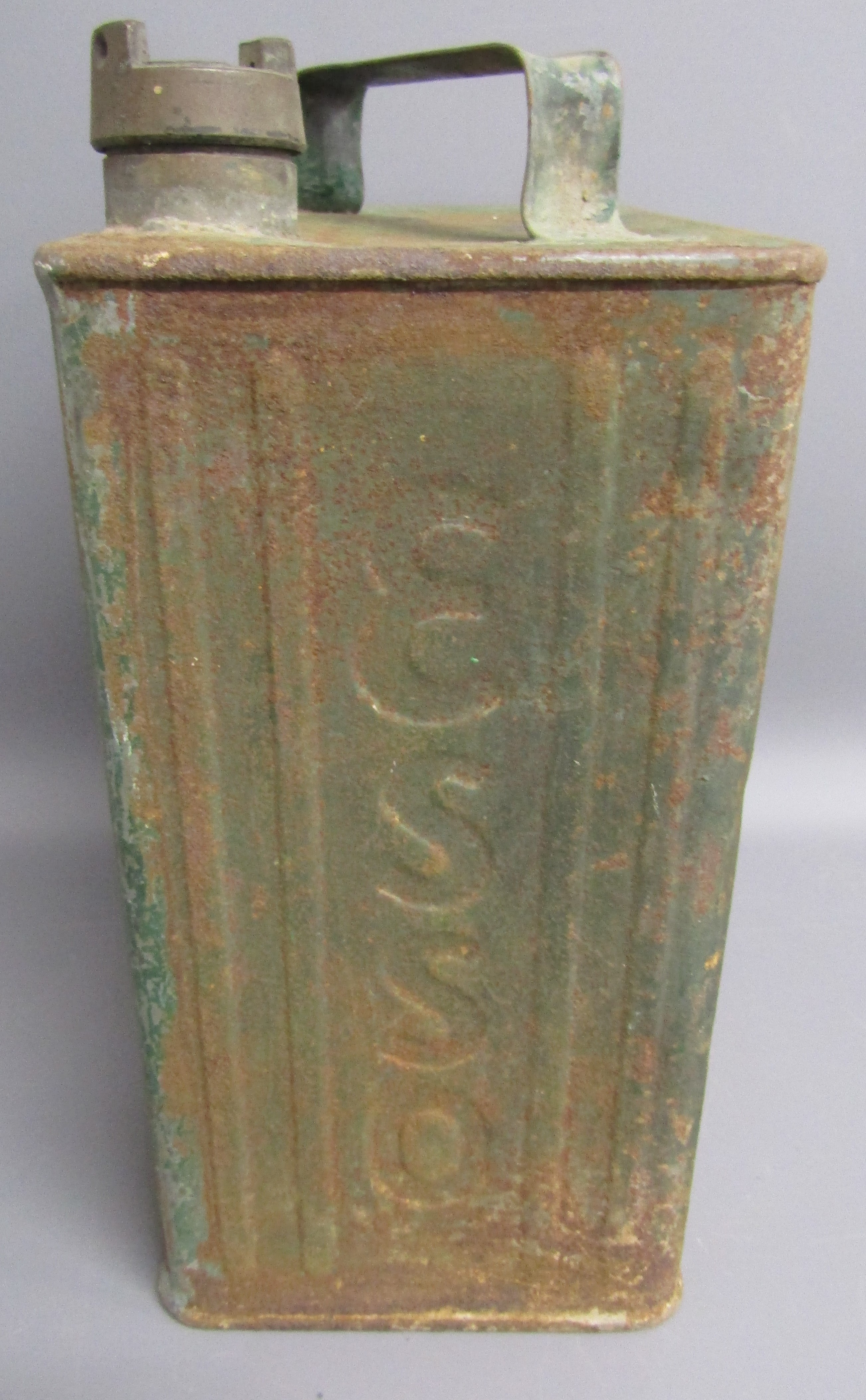 Green Esso petrol can with brass screw cap and WWII folding trench spade - Image 3 of 6