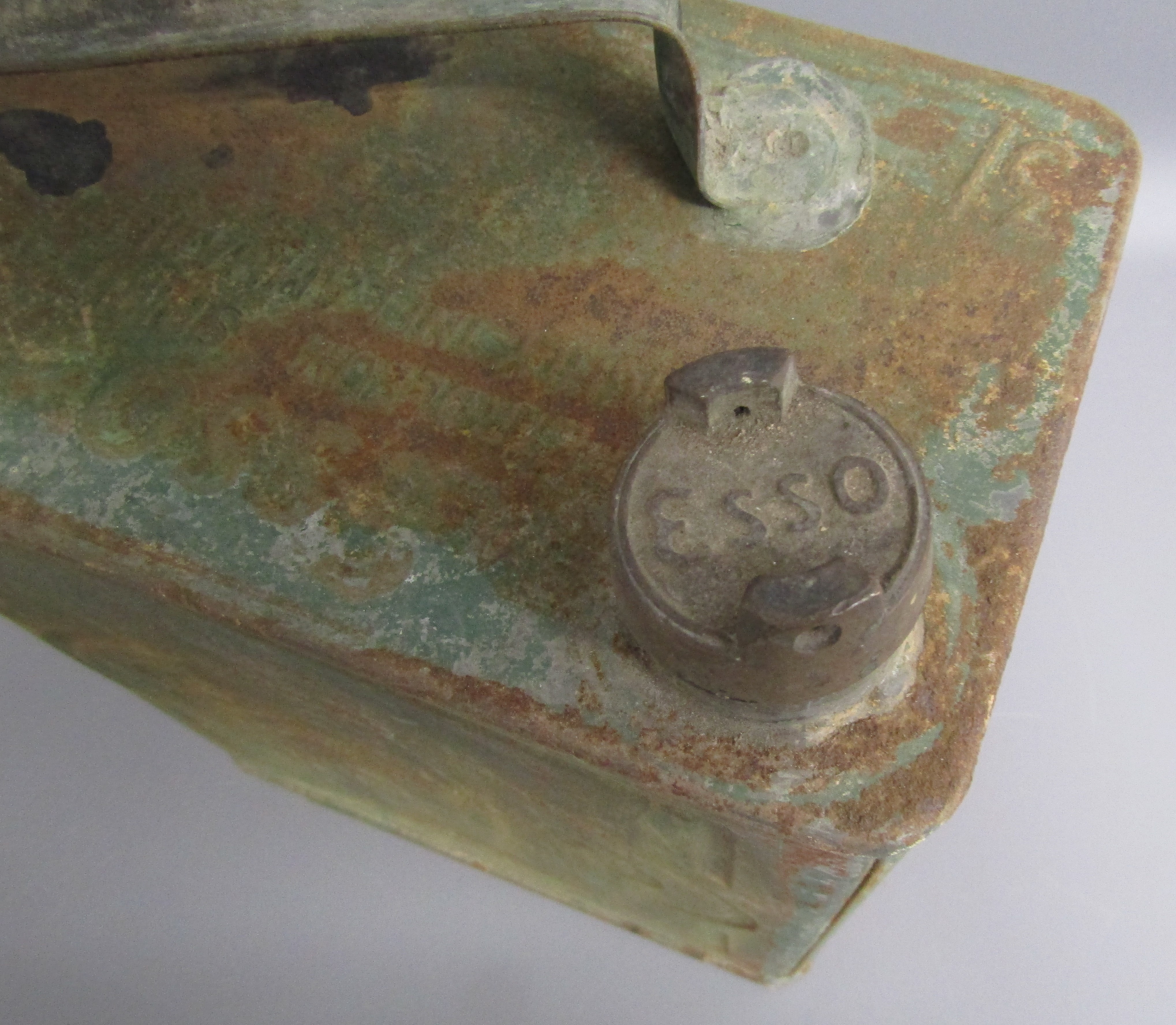 Green Esso petrol can with brass screw cap and WWII folding trench spade - Image 4 of 6
