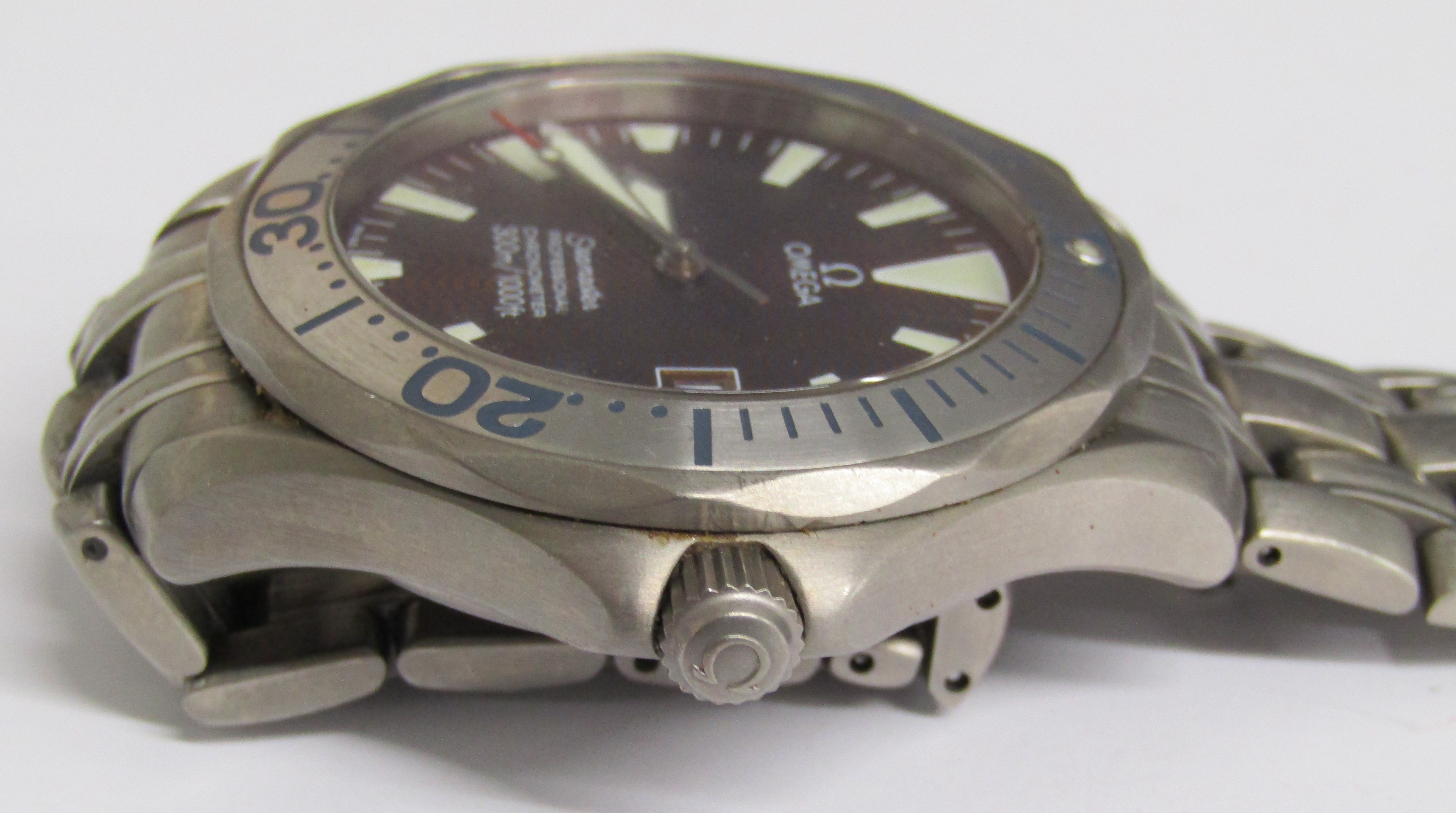 Omega Seamaster TI-825 automatic gent's wristwatch with date aperture and associated paperwork - Image 4 of 11