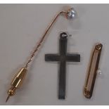 9ct gold & seed pearl bar brooch 1,2g, rose gold & pearl stick pin (un marked) 1.1g & silver cross