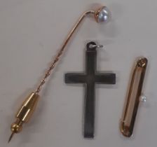 9ct gold & seed pearl bar brooch 1,2g, rose gold & pearl stick pin (un marked) 1.1g & silver cross