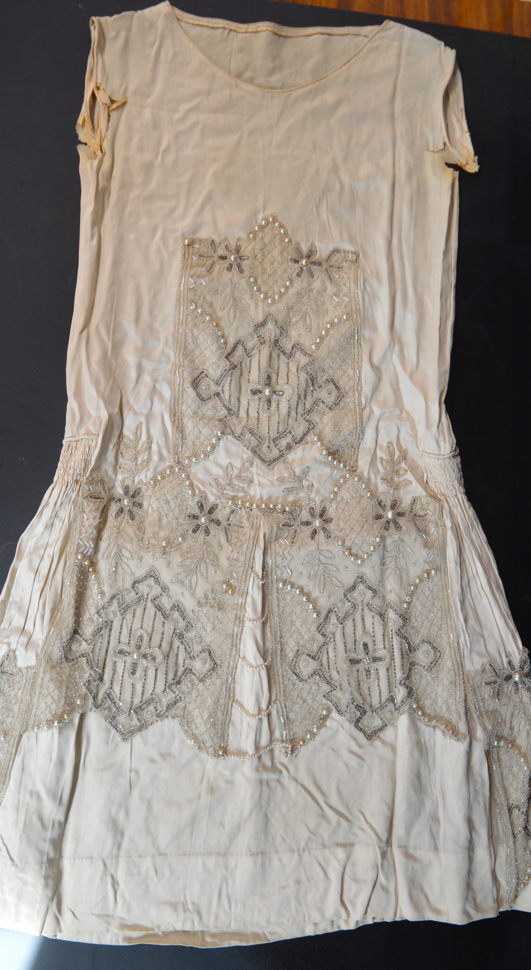 1897 hand made 2 piece wedding dress with veil, additional jacket, 1920s beaded dress & child's - Image 3 of 26