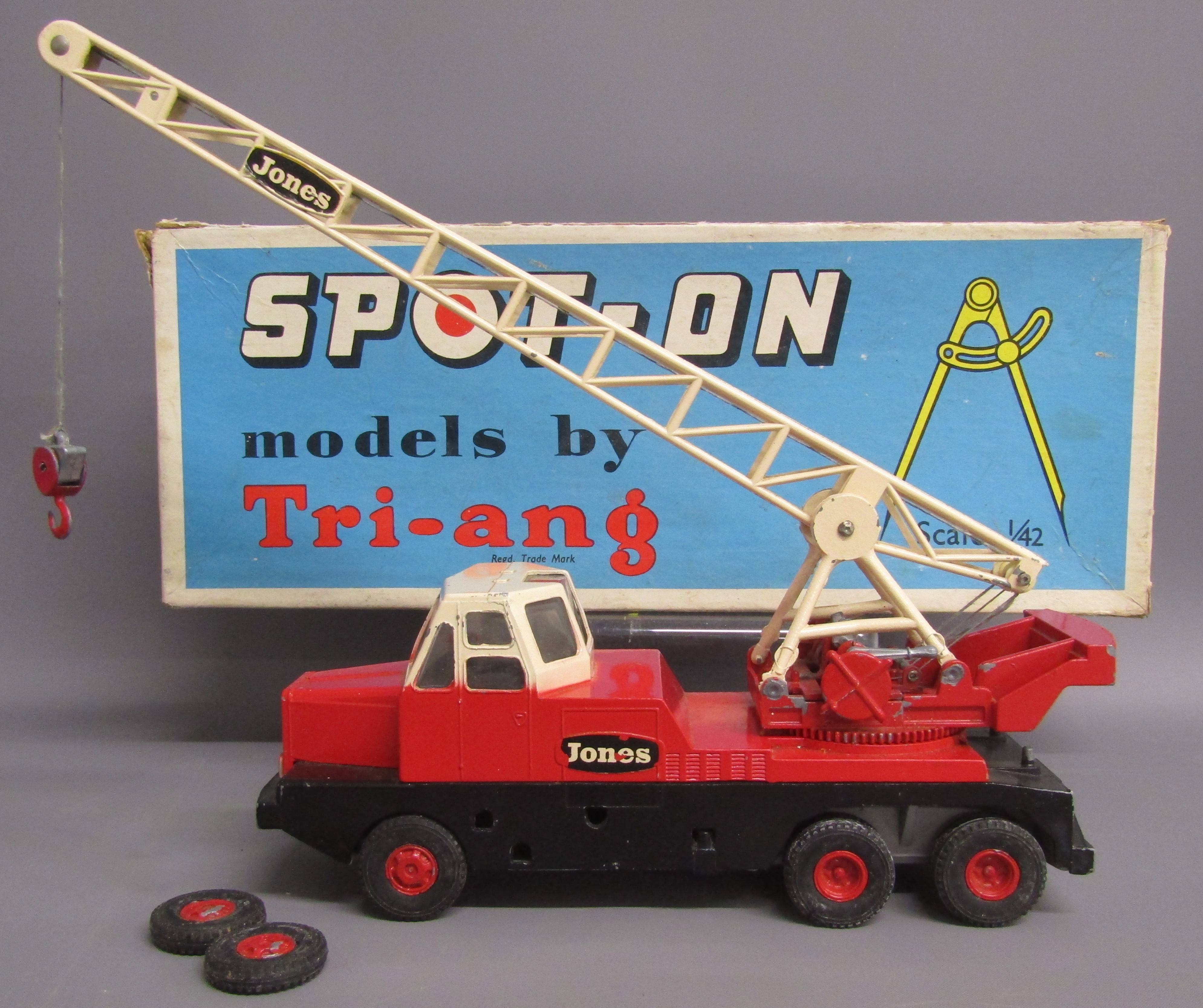 Boxed Tri-ang Spot-on models Jones Crane KL10-10 No 117