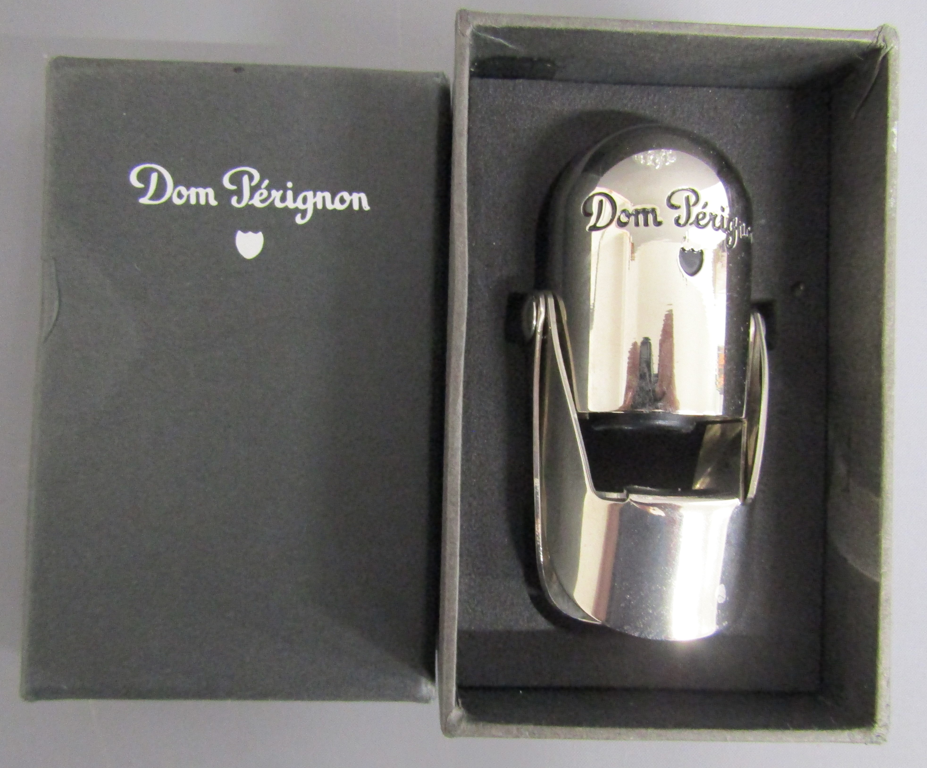 6 Dom Perignon champagne flutes and 2 Dom Perignon bottle stoppers - Image 3 of 5