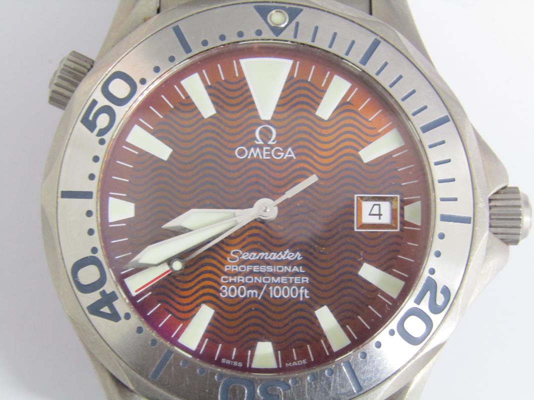 Omega Seamaster TI-825 automatic gent's wristwatch with date aperture and associated paperwork - Image 3 of 11