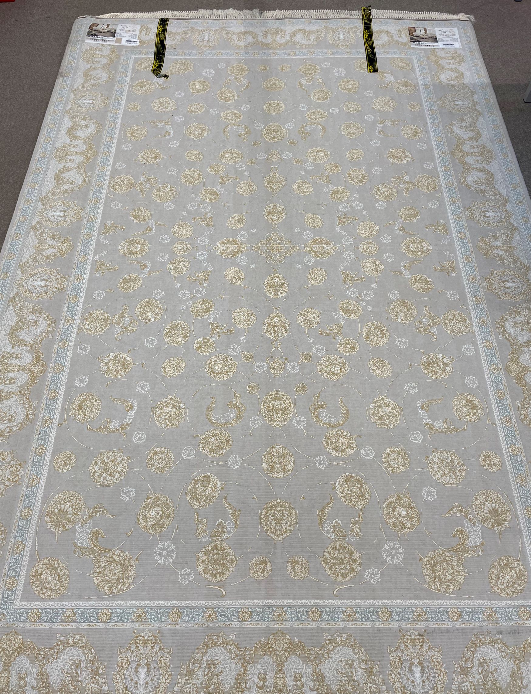 Fine woven Iranian carpet with gold embossed floral pattern 2m by 3m - Image 3 of 4