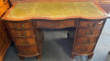 Reproduction Georgian serpentine front twin pedestal desk with leather skiver top L 116cm D 54cm