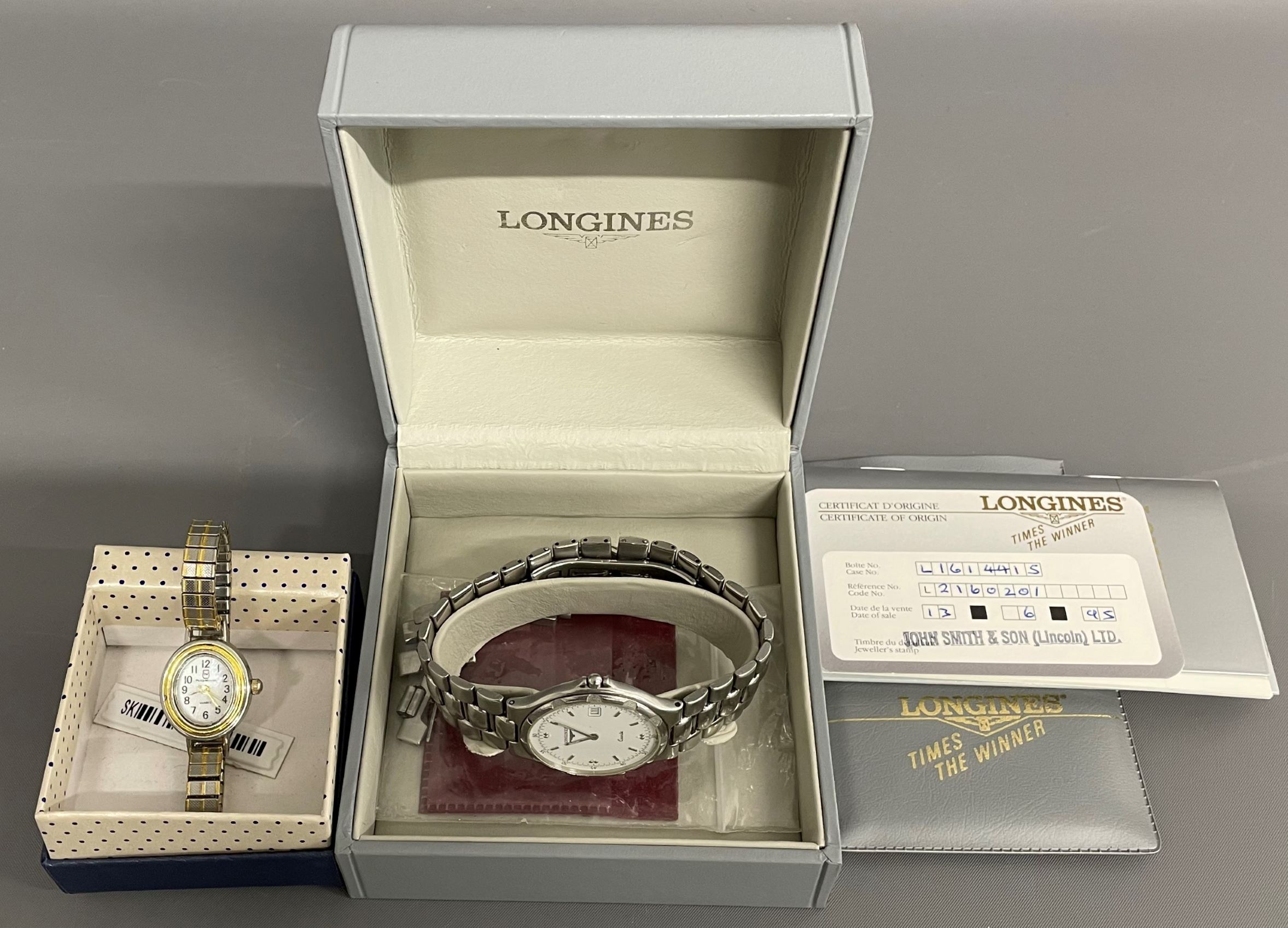 Longines Conquest gents quartz wristwatch with date aperture, box, 4 spare links & paperwork plus