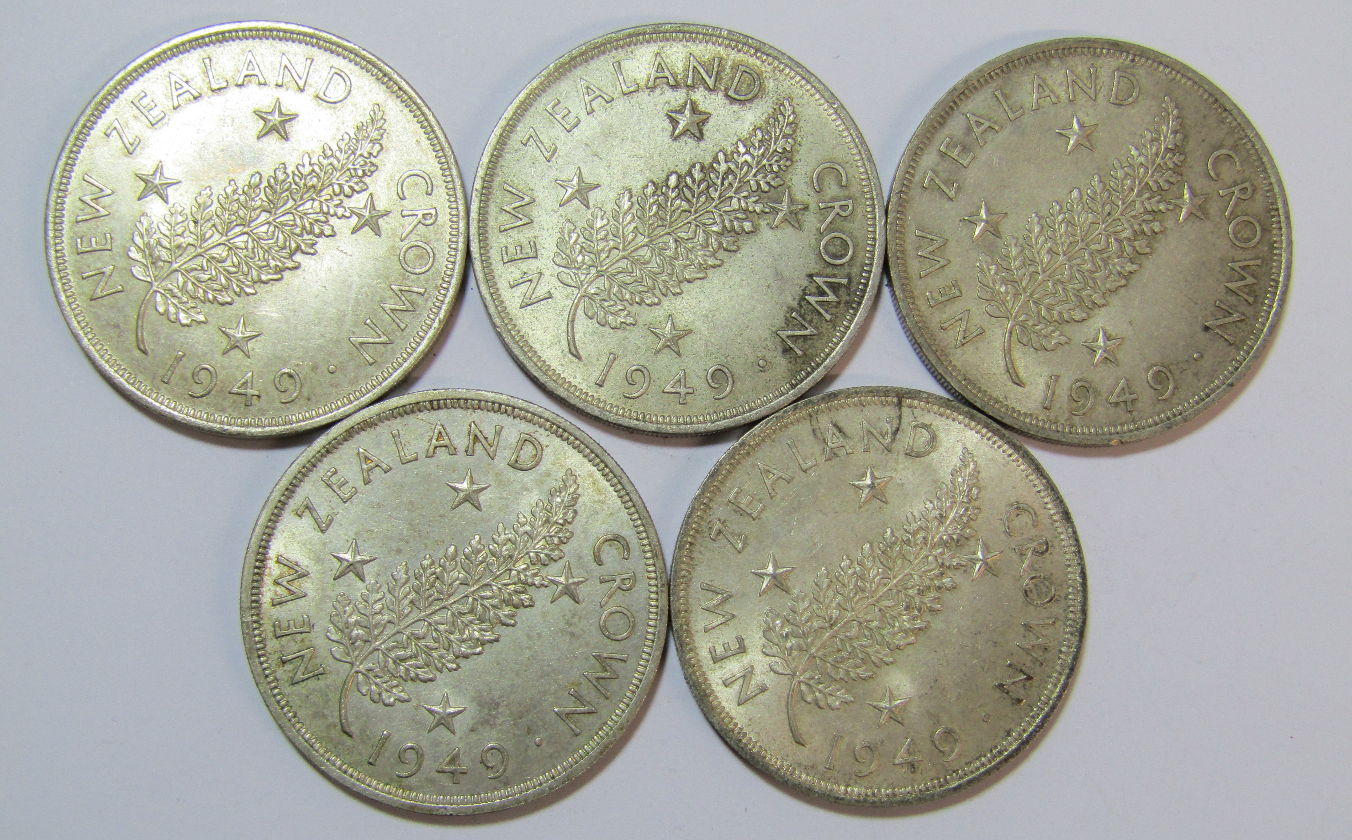 5 x 1949 King George VI New Zealand Crowns - Image 2 of 2