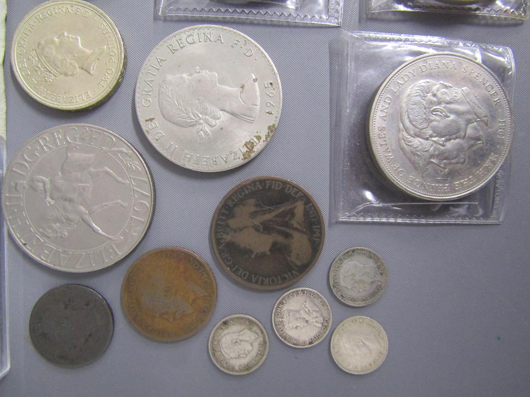 Collection of coins includes £1 note, 1898 United States of America one dollar coin, 2000 Queen - Image 2 of 9