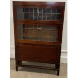 Globe Wernicke sectional bookcase on cabinet - approx. 138cm x 88cm x 29cm